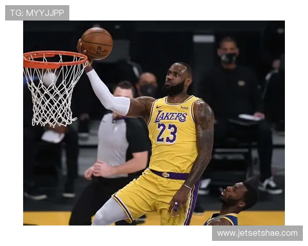 全程参加湖人训练！詹姆斯：明天是否复出看身体反馈